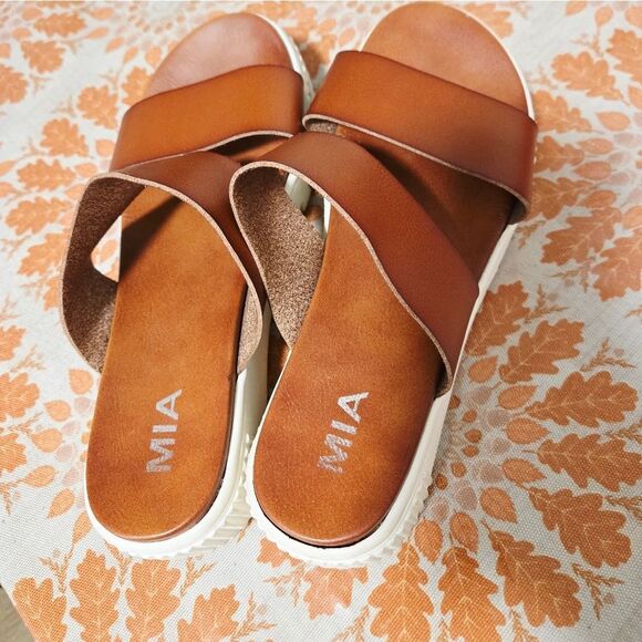 MIA Brown and White Sandals with Wide Strap - Picture 9 of 9